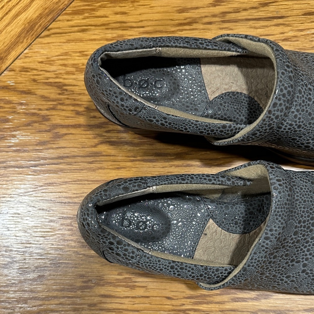 *BOC* Gray Textured Clogs Size 9.5 - Picture 3 of 10